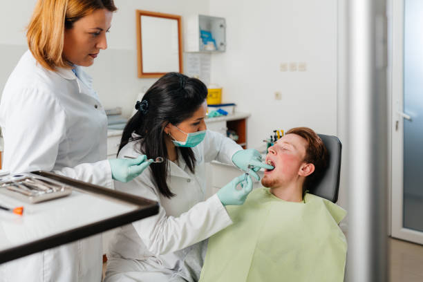 Best Urgent Tooth Repair  in Empire, CA